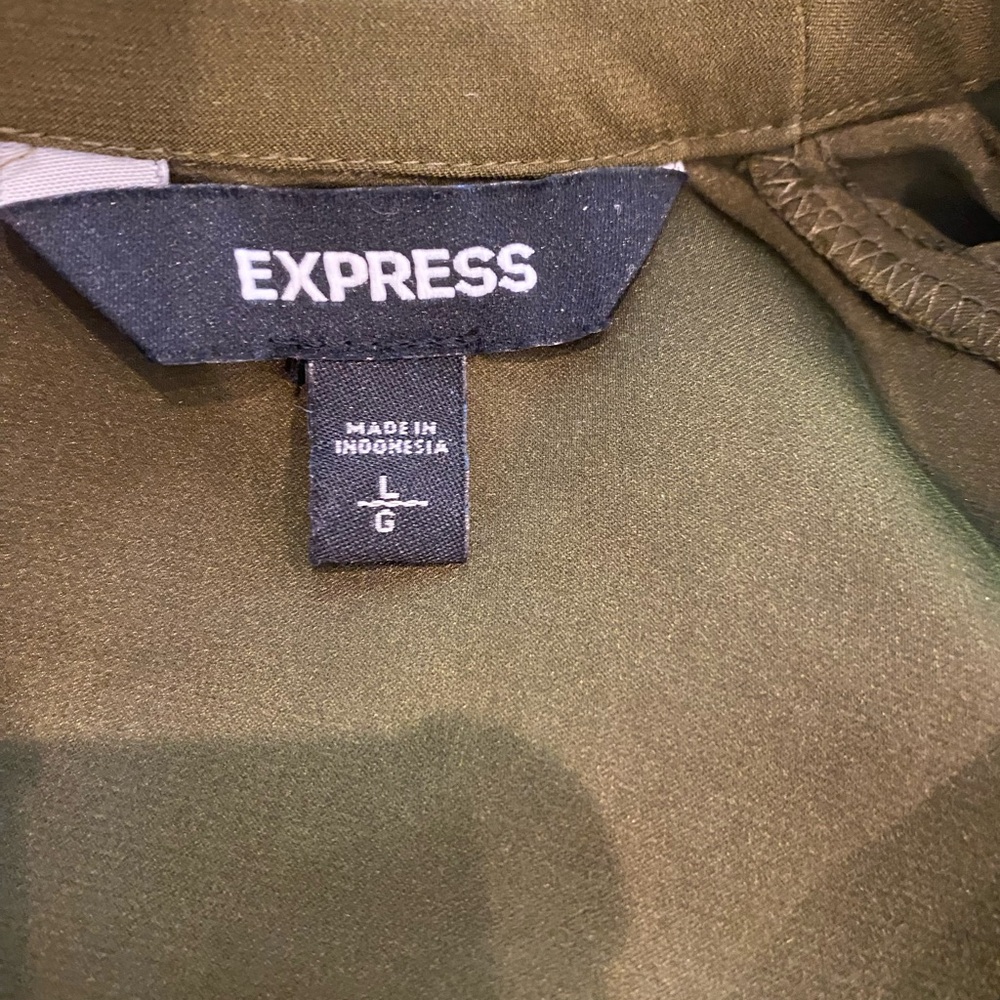 Express Top - Picture 2 of 4